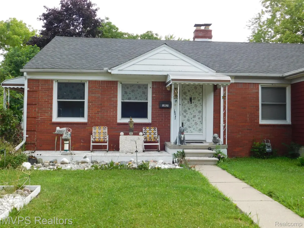 18925 Roscommon Street, Harper Woods, MI 48225 - #1