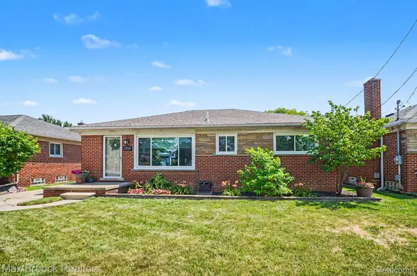27720 Jefferson Avenue, StClairShores, MI 48081