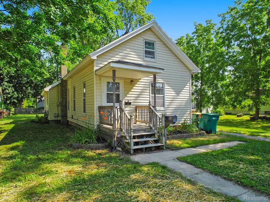 204 W Perry Street, Durand, MI 48429 - #3
