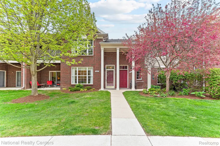 1637 Deepwood Circle, Rochester, MI 48307 - #2