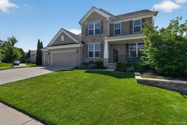 58491 Winnowing Circle S, SouthLyon, MI 48178