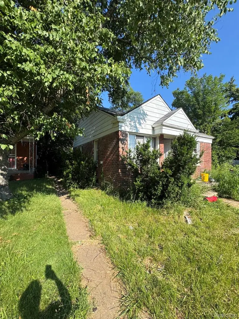 18811 Kelly Road, Detroit, MI 48224 - #2