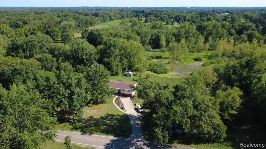 2201 Maple Grove Road, Jackson, MI 49201 - #2