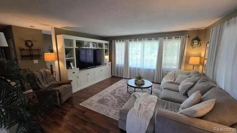 2201 Maple Grove Road, Jackson, MI 49201 - #3