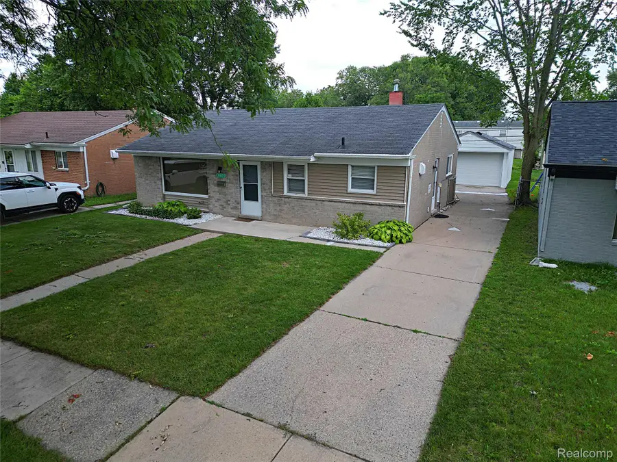 8250 N Henry Ruff Road, Westland, MI 48185 - #2