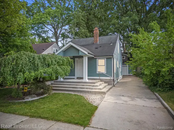 1574 Cole Street, Birmingham, MI 48009