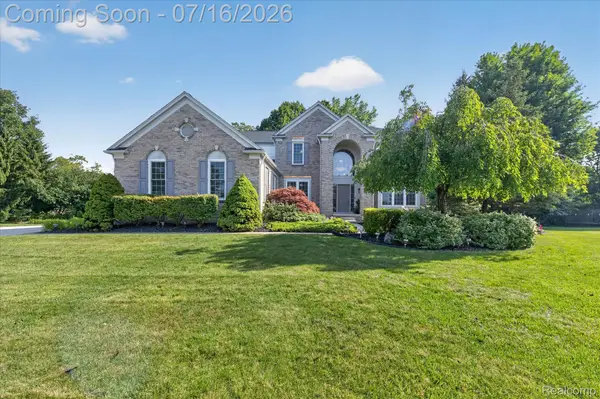 48560 Manhattan Circle, Canton, MI 48188
