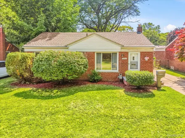 11802 Columbia, Redford, MI 48239