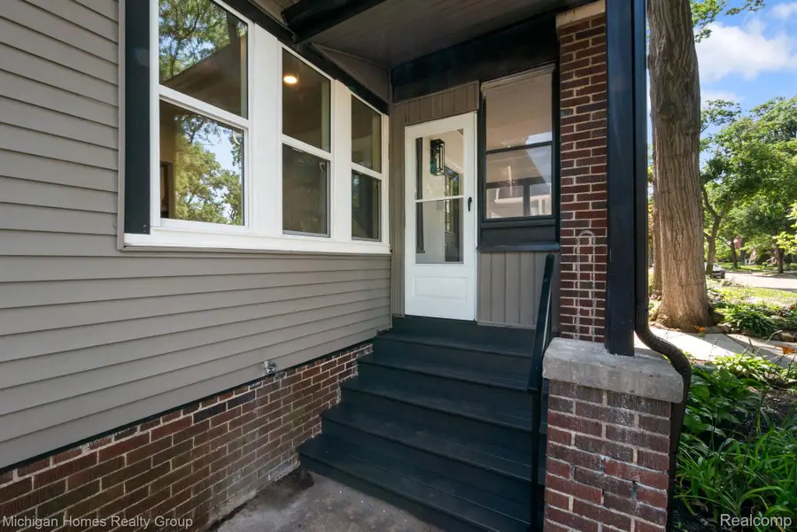 62 Wellesley Dr. Drive, Pleasant Ridge, MI 48069 - #3