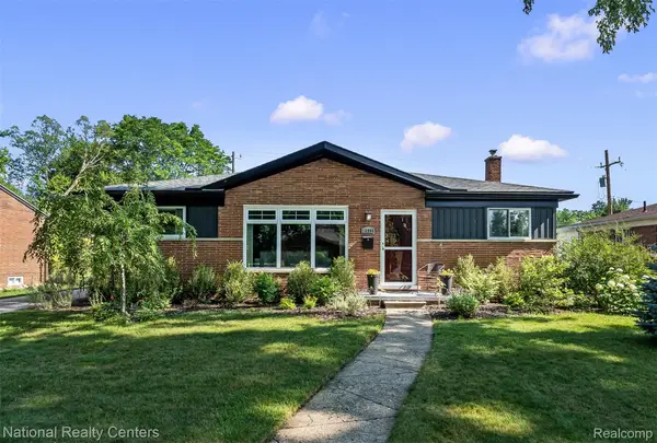 16996 Elizabeth Street, BeverlyHills, MI 48025