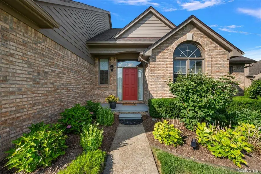 3359 Paddington Court, Rochester Hills, MI 48309 - #2
