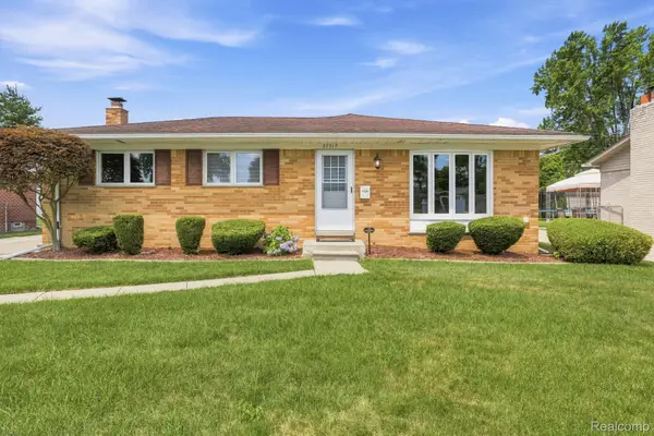 37717 Badger Drive, SterlingHeights, MI 48312