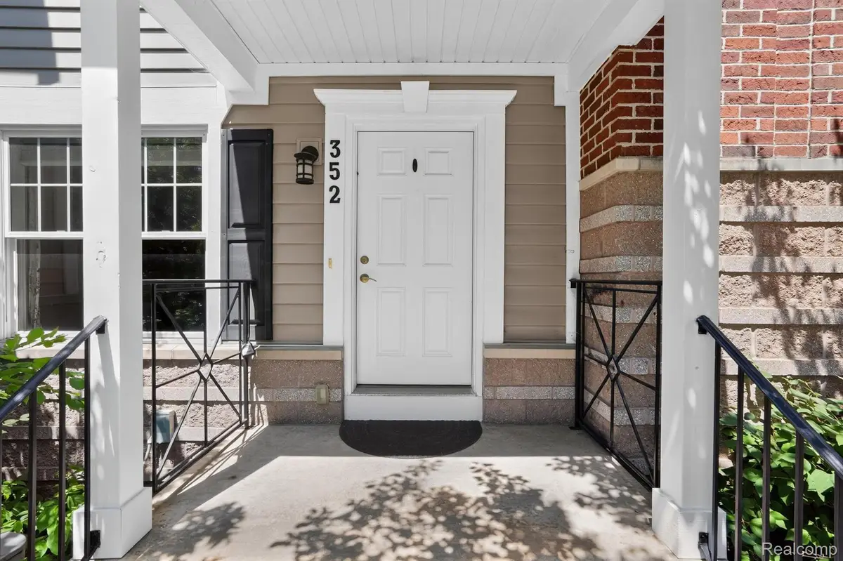 352 W Grand River Avenue #3, East Lansing, MI 48823 - #1