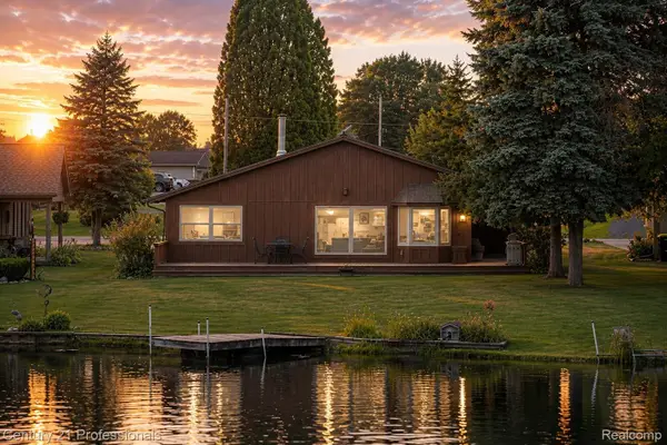 3680 Kingsway Drive, Highland, MI 48356