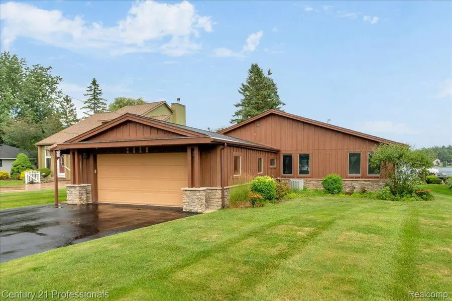 3680 Kingsway Drive, Highland, MI 48356 - #3