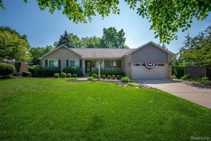 19632 Sussex Avenue, Livonia, MI 48152 - #2