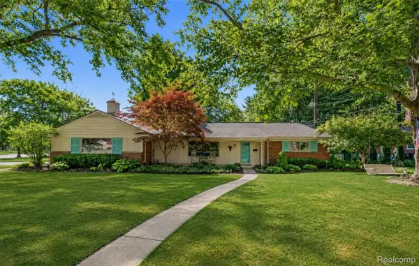 23270 Fleming Drive, Farmington, MI 48335