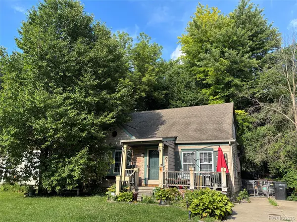 16560 Fenton Street, Detroit, MI 48219