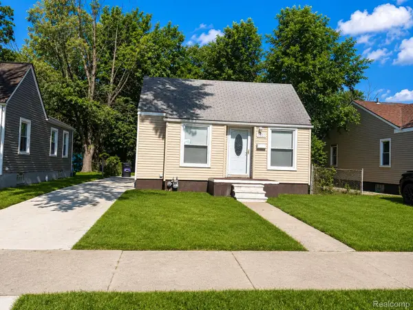 8650 Auburn Street, Detroit, MI 48228