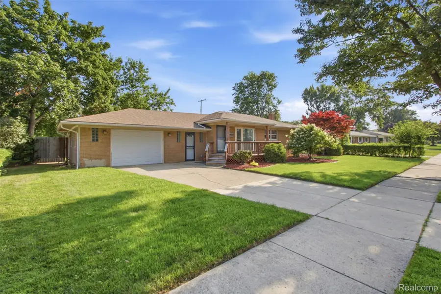 23327 Whitley Drive, Clinton Township, MI 48035 - #2