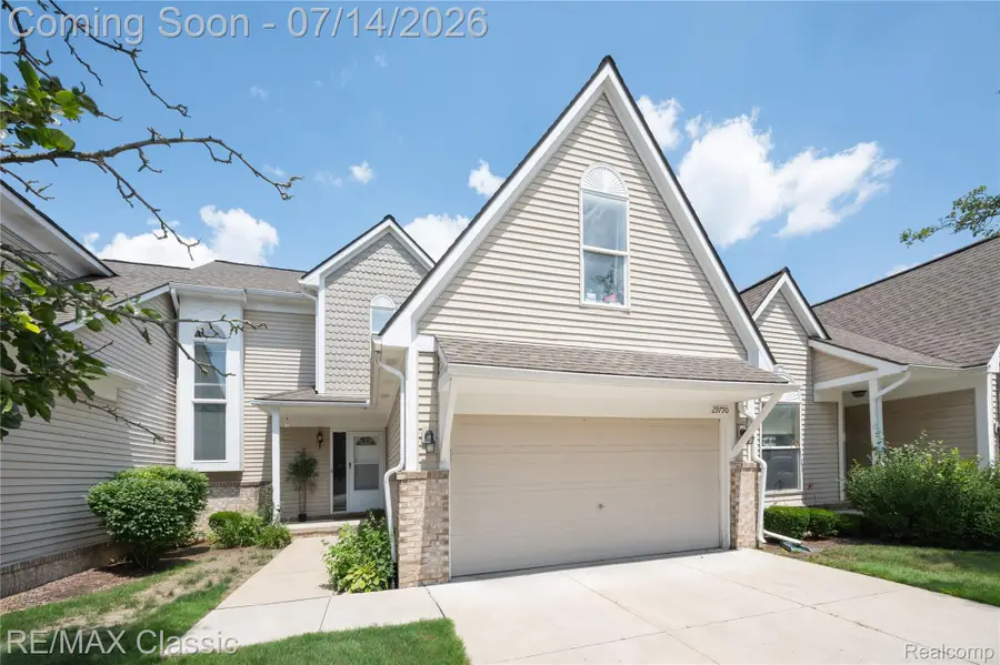 29790 Palmer Court, Farmington Hills, MI 48336 - #2