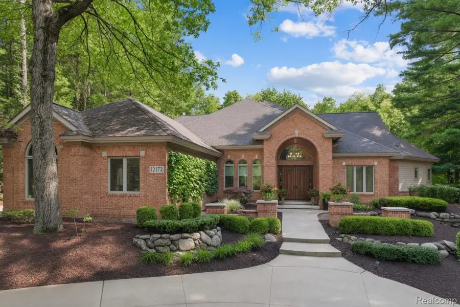 12172 Woodline Drive, Fenton, MI 48430 - #2