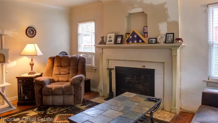 1515 Casimir Street, Saginaw, MI 48601 - #3