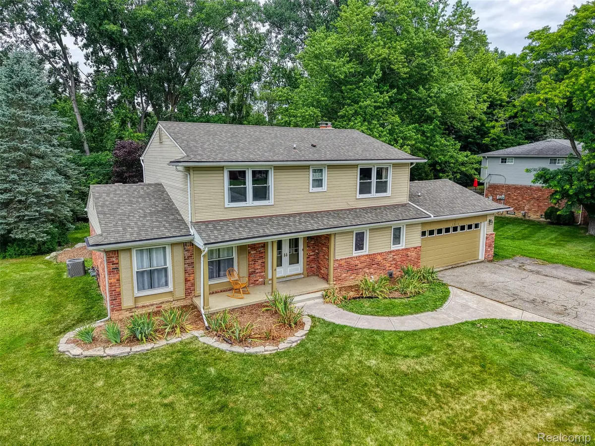 4276 Macqueen Drive, West Bloomfield, MI 48323 - #1