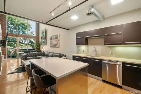 614 S Troy Street #202, RoyalOak, MI 48067
