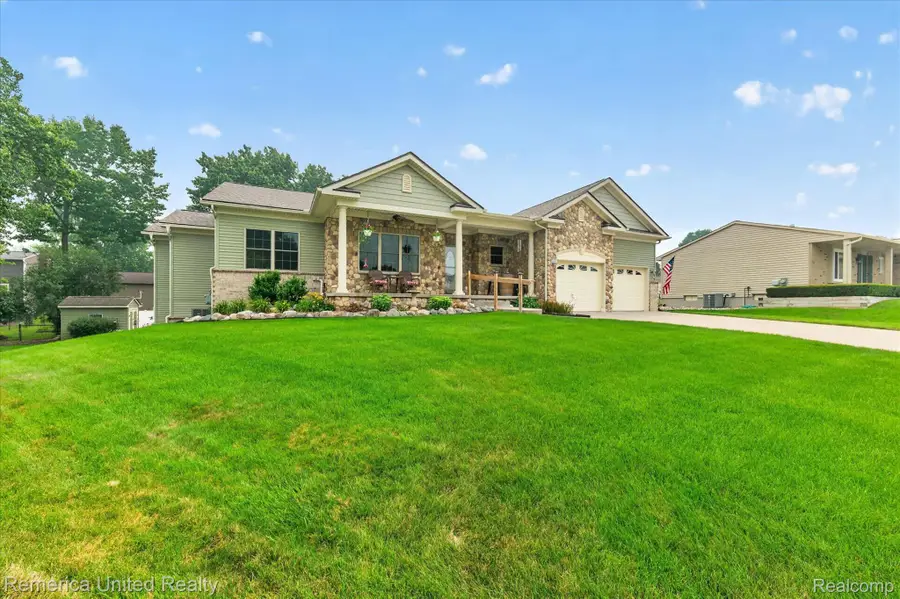 6169 Bay Court, Waterford, MI 48327 - #2