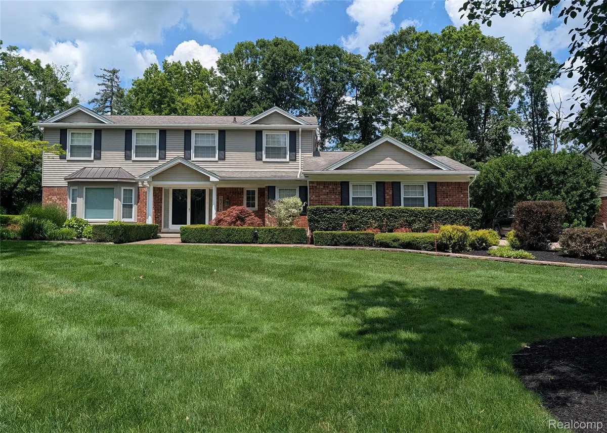 2374 Kingsbury Drive, Troy, MI 48098 - #1
