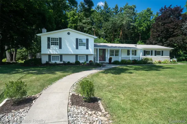 7000 Pebblecreek Road, WestBloomfield, MI 48322