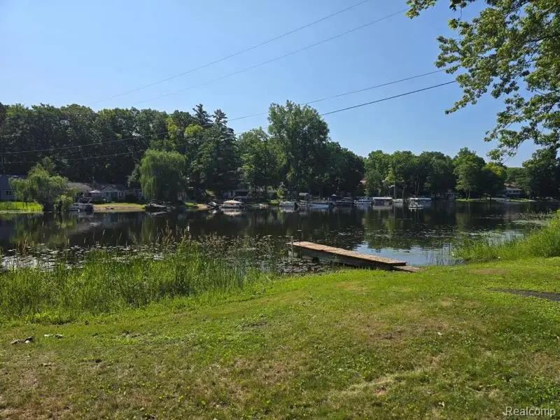 5751 Island Drive, Goodrich, MI 48438 - #2