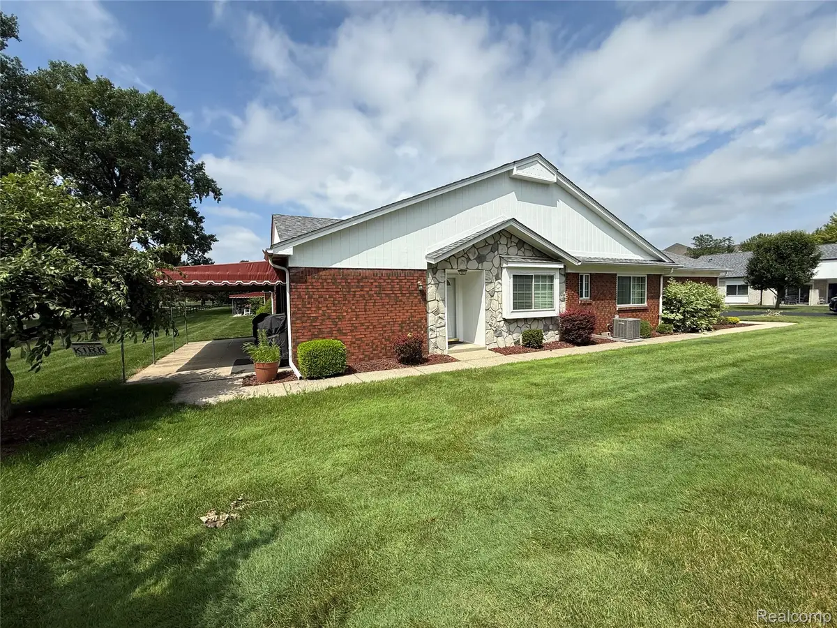 730 Country Club Dr Drive #36, Saint Clair Shores, MI 48082 - #1