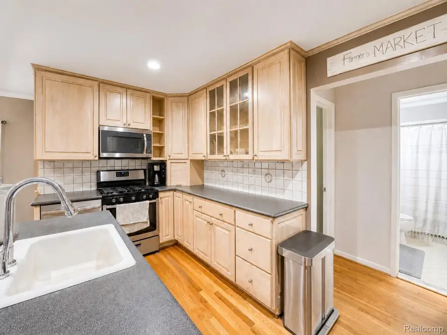 15123 Hix Street, Livonia, MI 48154 - #2