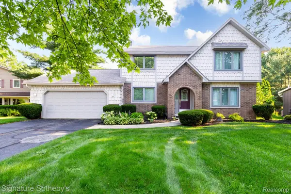 4086 Cherry Garden Drive, CommerceTwp, MI 48382