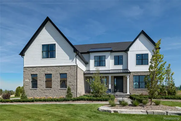 2704 Crystal Lake Drive, CommerceTwp, MI 48382