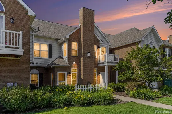 518 Olde English Circle, Howell, MI 48855