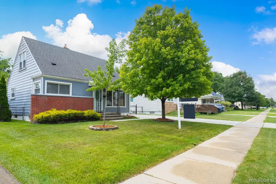 6905 Lathers Street, Garden City, MI 48135 - #3