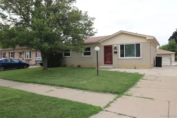 27206 Perry Street, Roseville, MI 48066