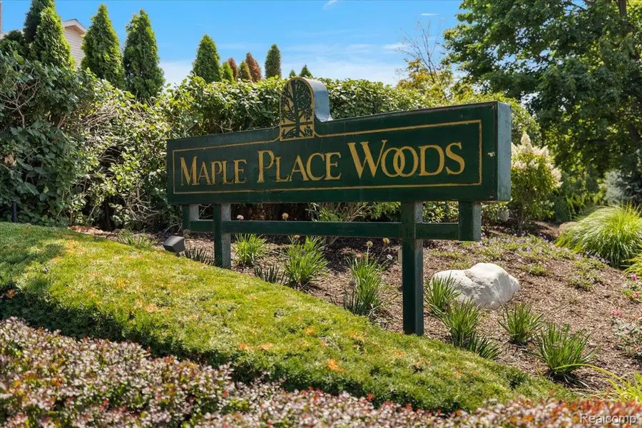 7092 Elmhurst, West Bloomfield, MI 48322 - #2