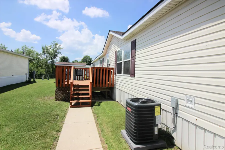 9159 Greentree Drive, Newport, MI 48166 - #3
