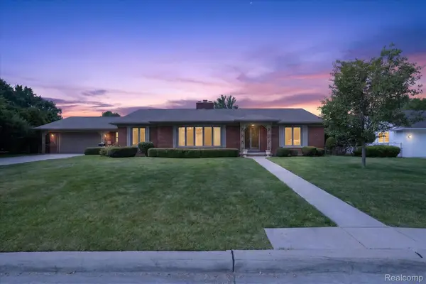 3 Shorecrest Circle, GrossePointe, MI 48236