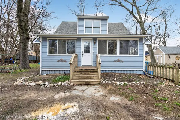 9024 Mandon Road, WhiteLake, MI 48386