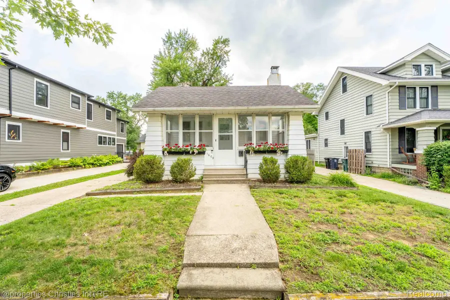 1609 N Washington Avenue, Royal Oak, MI 48067 - #2
