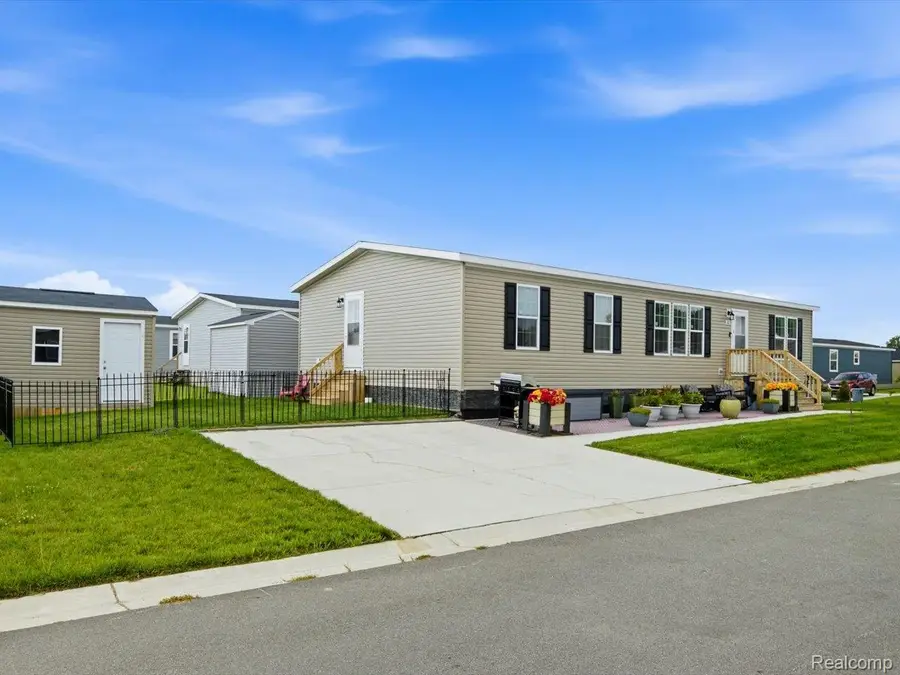287 Rosebud Court, Port Huron, MI 48060 - #3