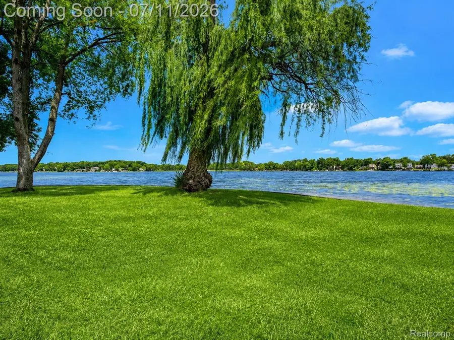 95 N Hulbert Street, White Lake, MI 48386 - #3