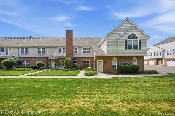690 Olde English Circle, Howell, MI 48855