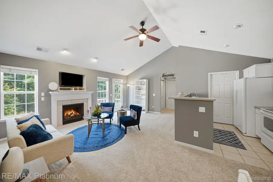 690 Olde English Circle, Howell, MI 48855 - #3