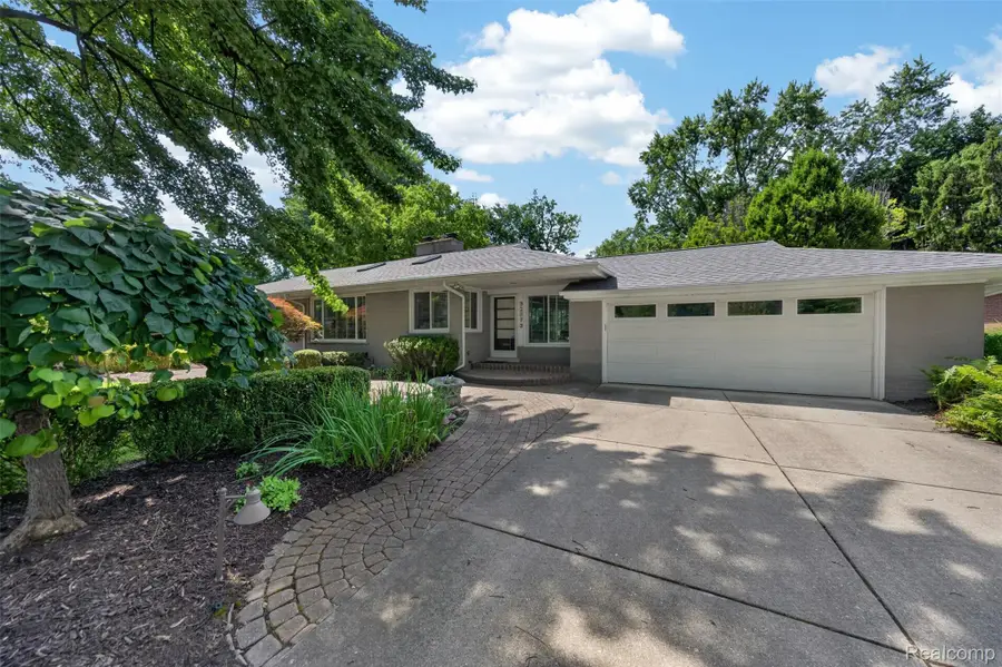 32873 Norchester Street, Beverly Hills, MI 48025 - #2